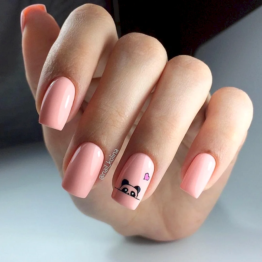 Нежно розовые ногти
