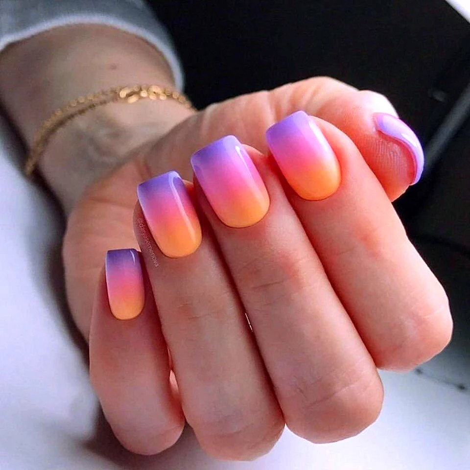 Ombre Nail Tropical