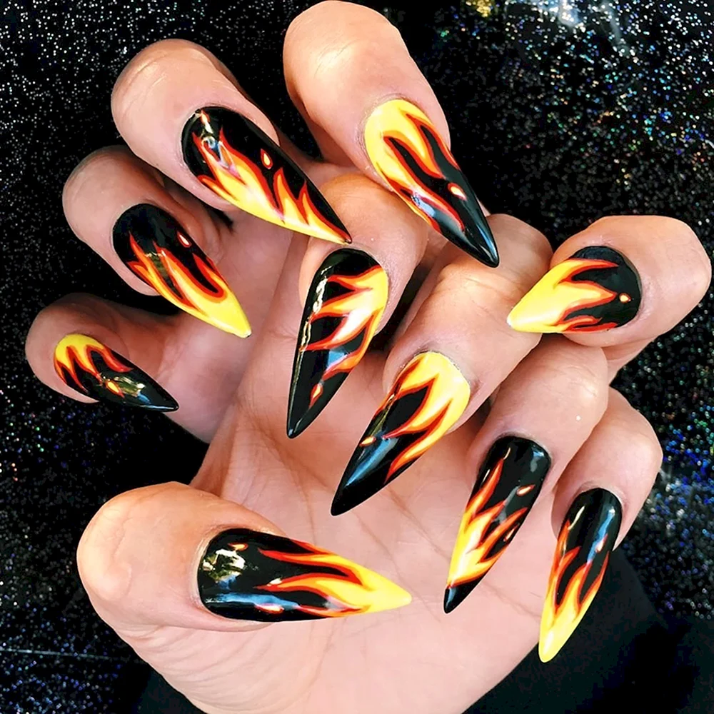 Пламя на ногтях