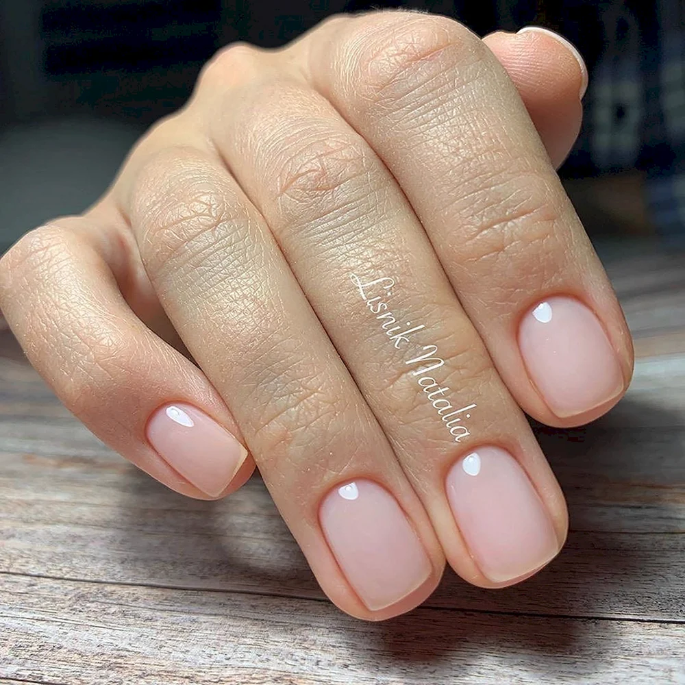 Pretty Nails simple classy