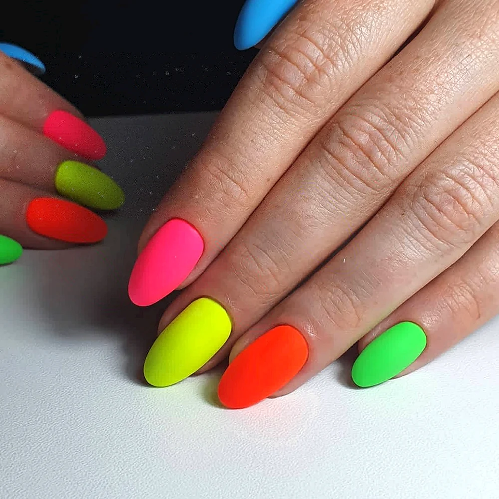 Разноцветные ногти