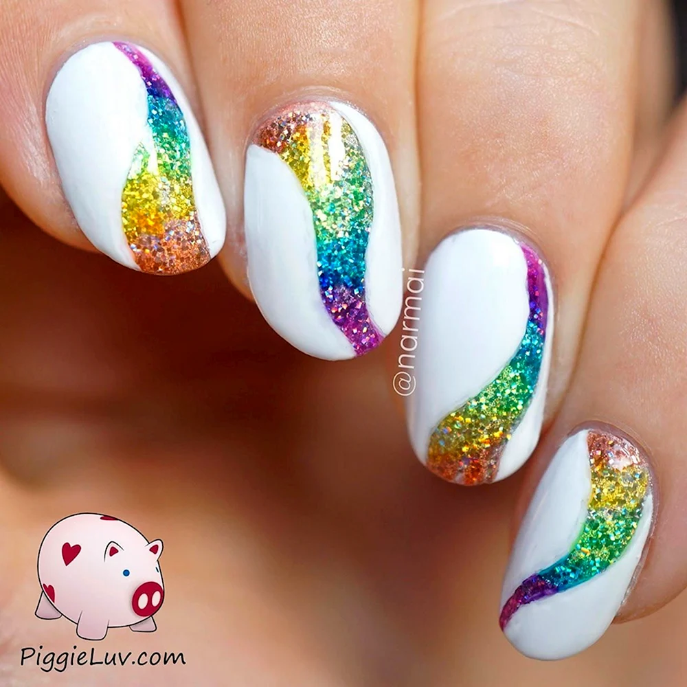 Разноцветные ногти с белым