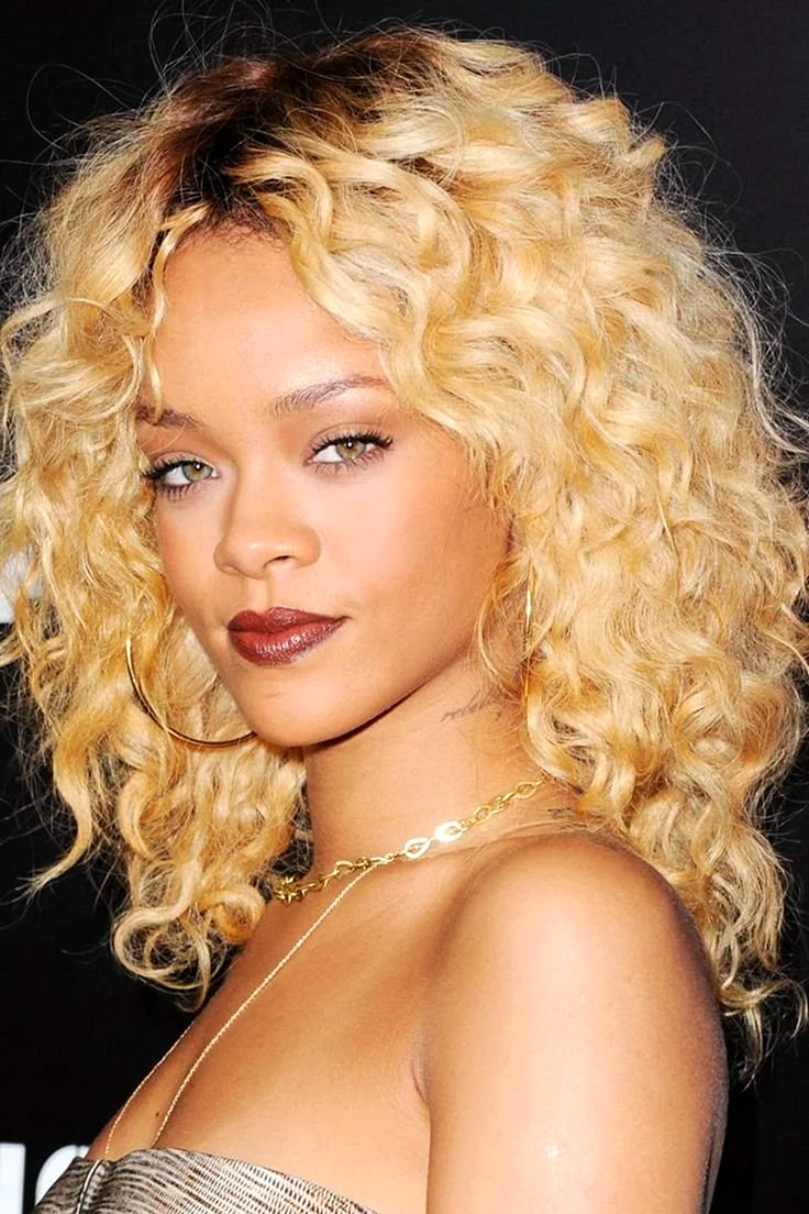 Rihanna curly