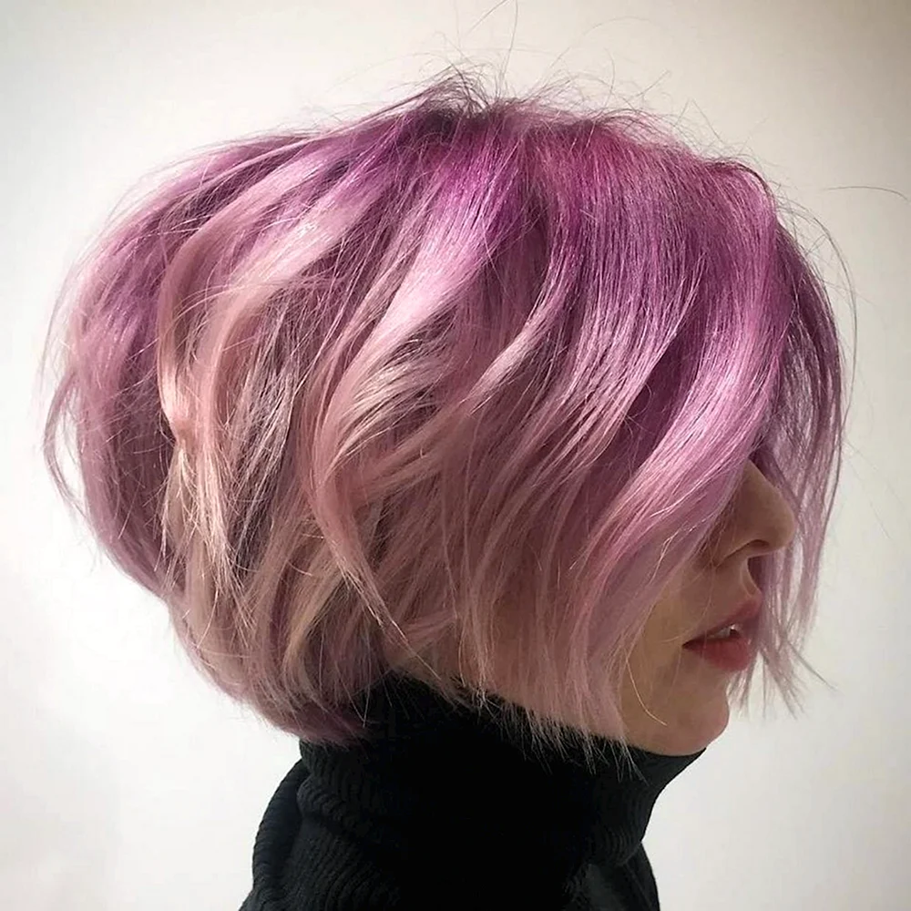Розовые волосы на коротких волосах