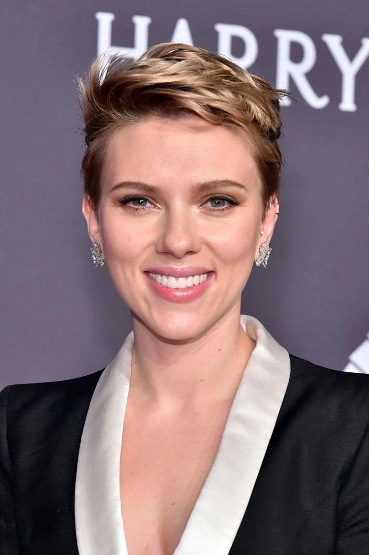Scarlett Johansson Pixie