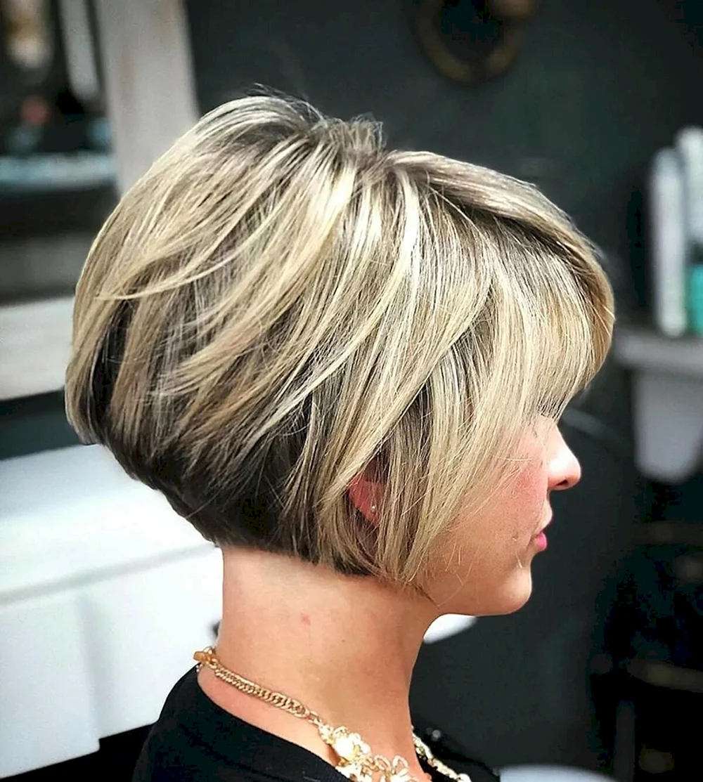 Stacked layers on short hair