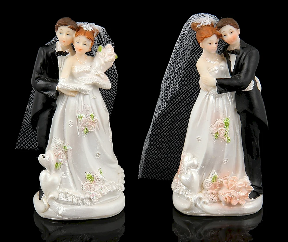 Статуэтка жених и невеста