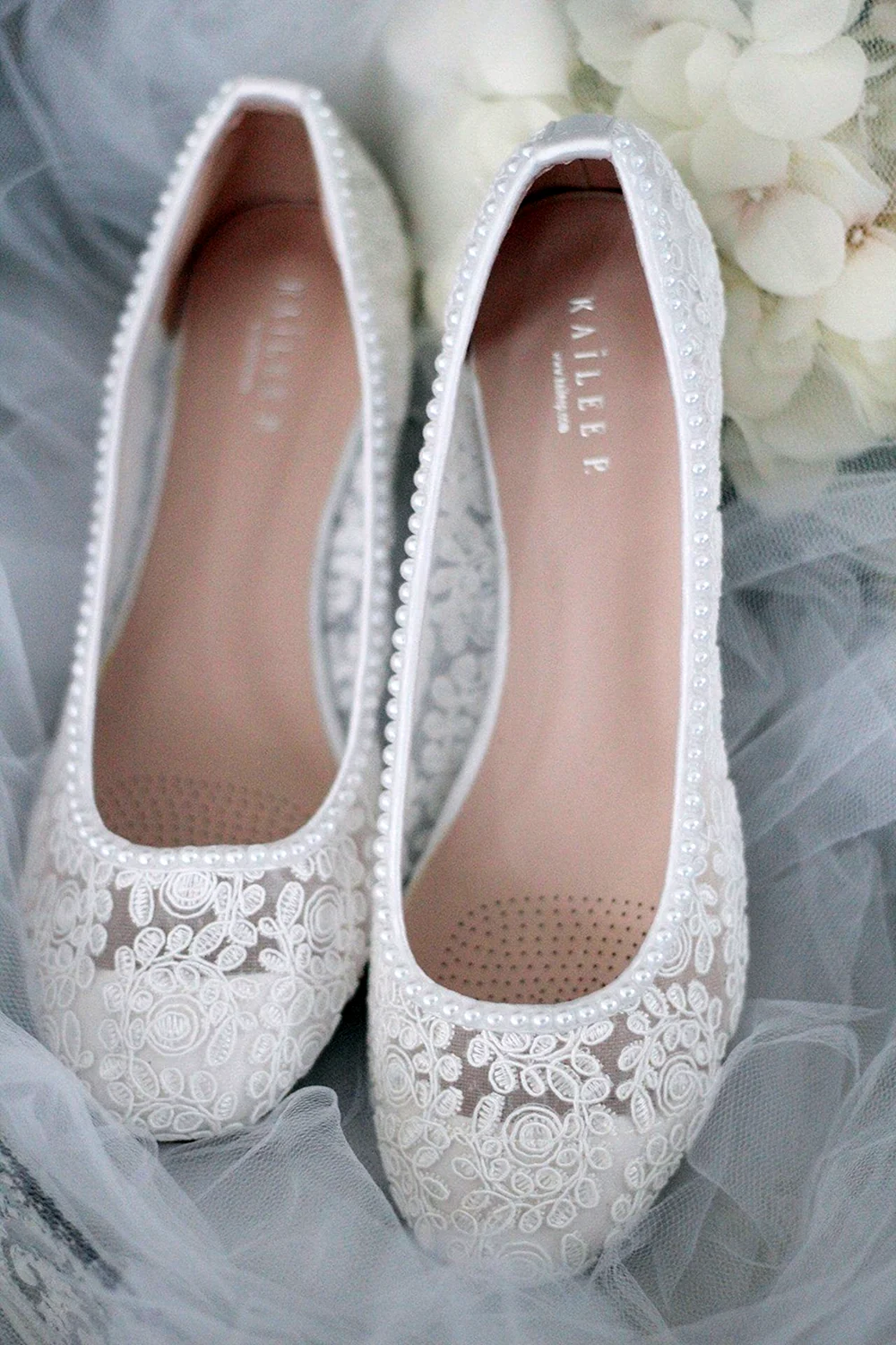 Свадебная обувь для невесты кроссовки