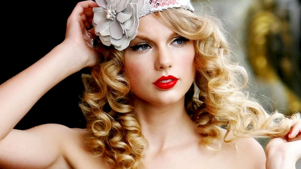 Taylor Swift Queen Crown