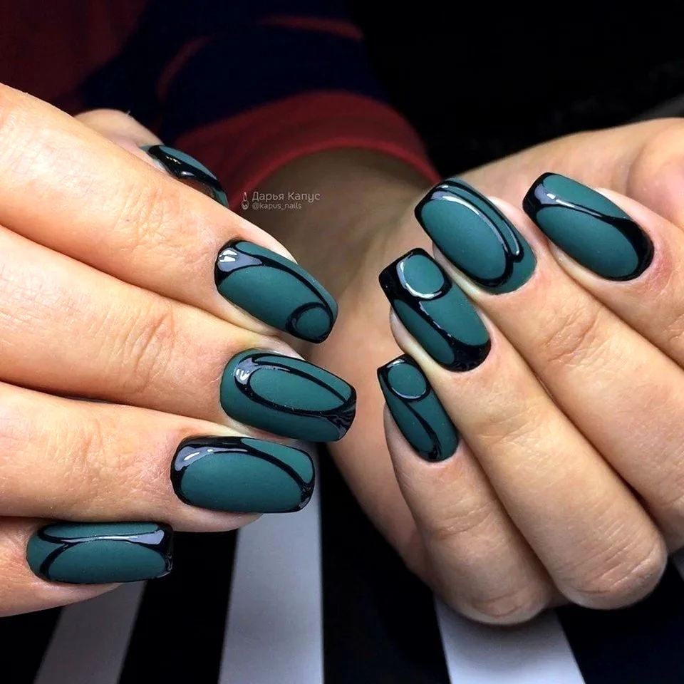 Темно зеленые-синие ногти