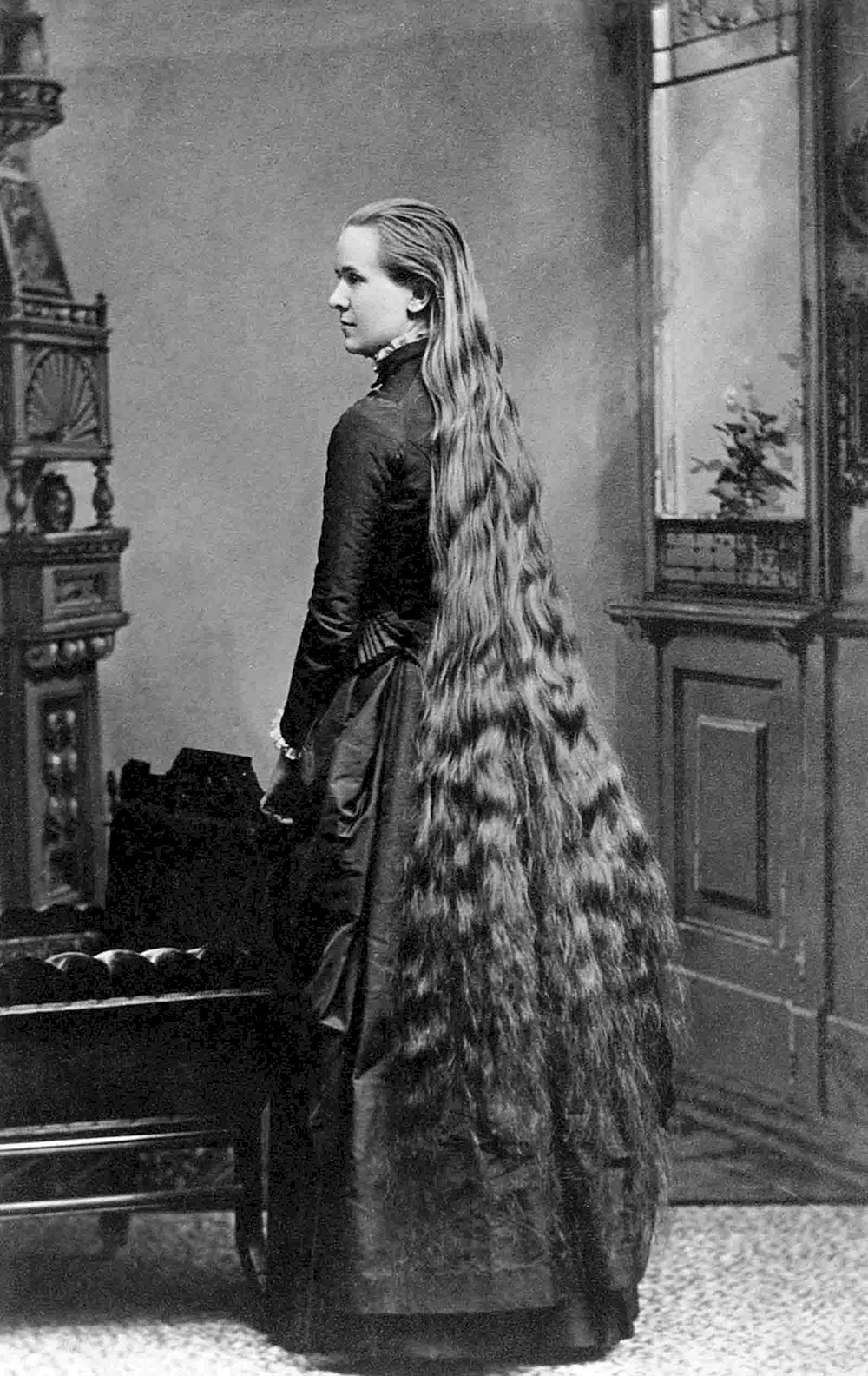 Victorian women long hair