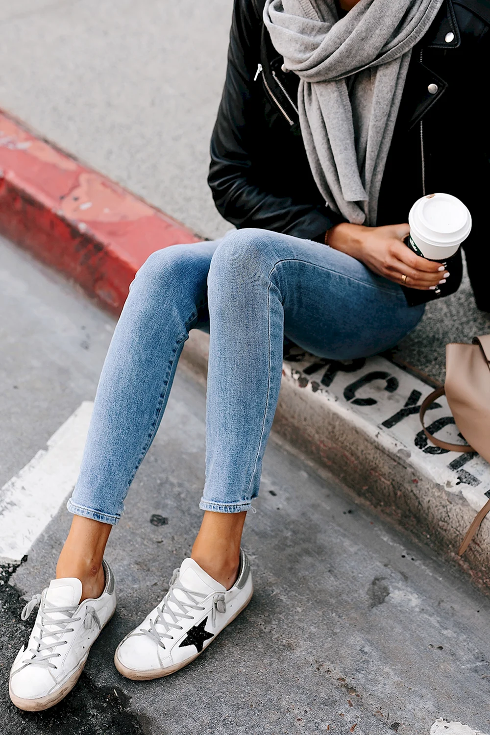 Woman Jeans with Sneakers
