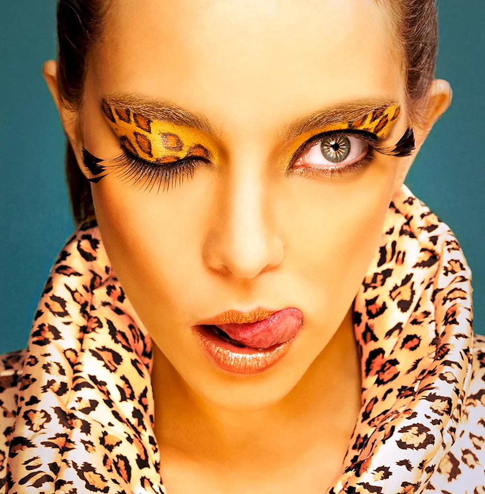 Woman Leopard Makeup spots