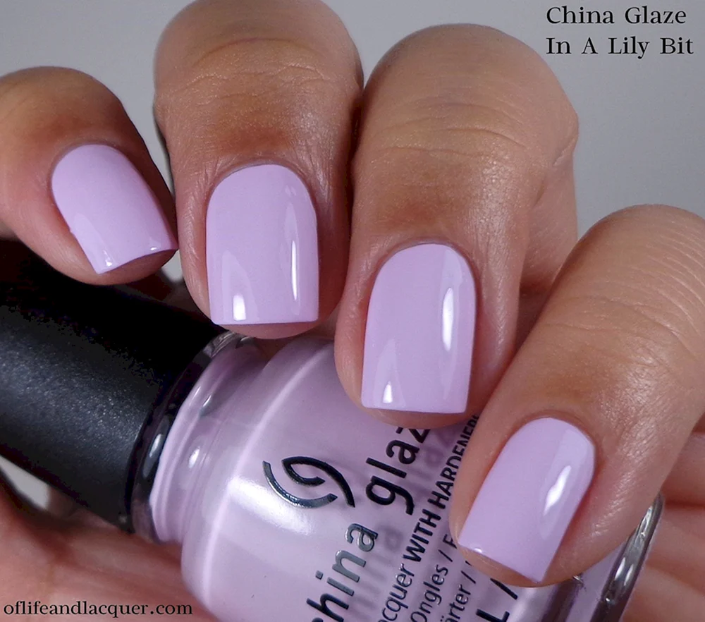 China Glaze лак для ногтей in a Lilly bit