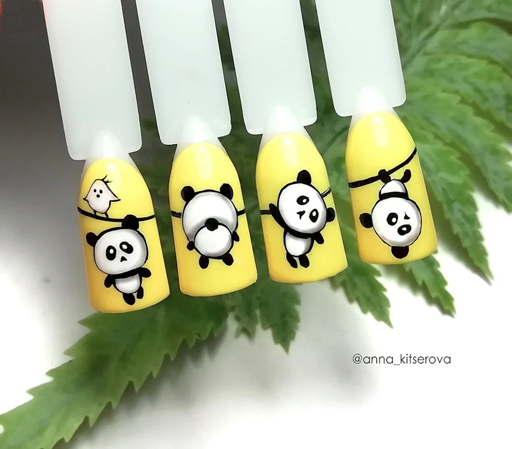 Дизайн ногтей с пандой
