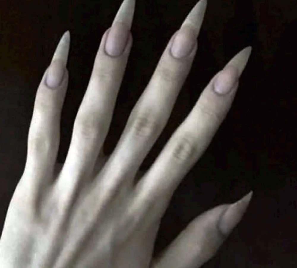 Длинные ненакрашенные ногти