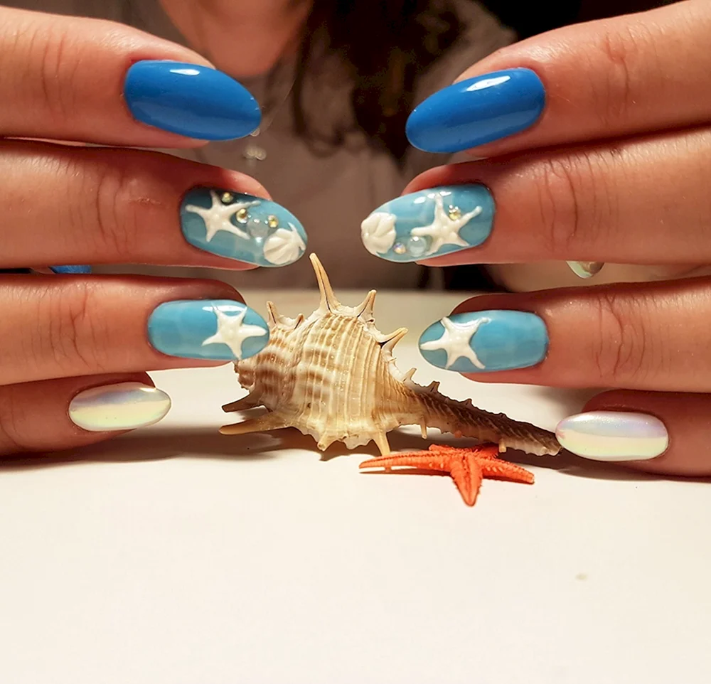 Морская тема на ногтях