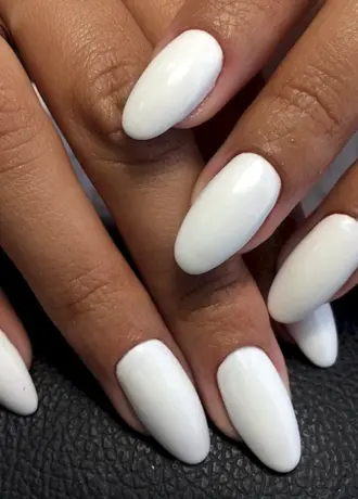 Наращивание ногтей белый