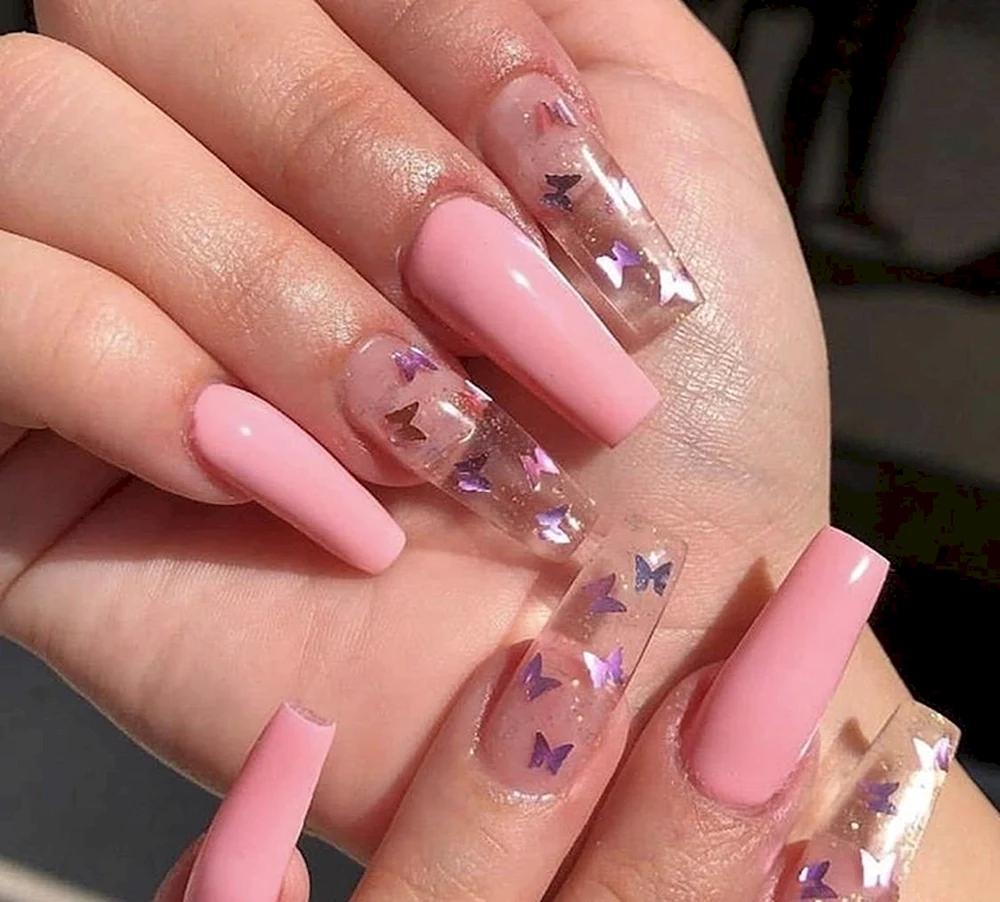 Нарощенные ногти розовые