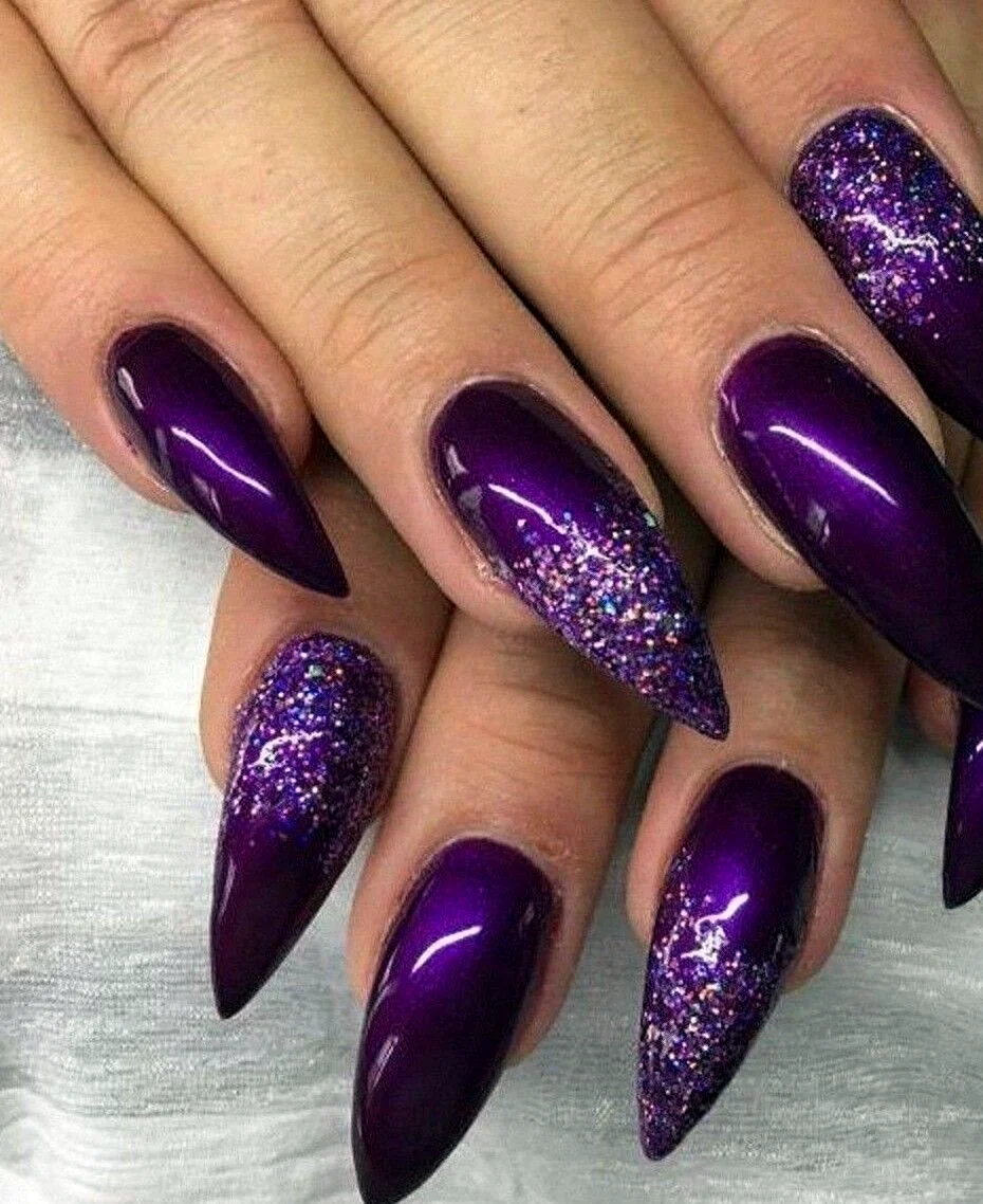Ногти острые фиолетовые