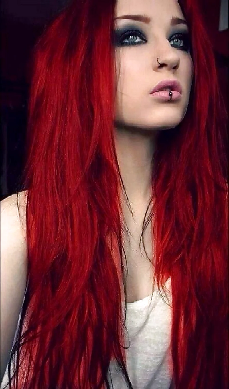 Пейтон с красными волосами