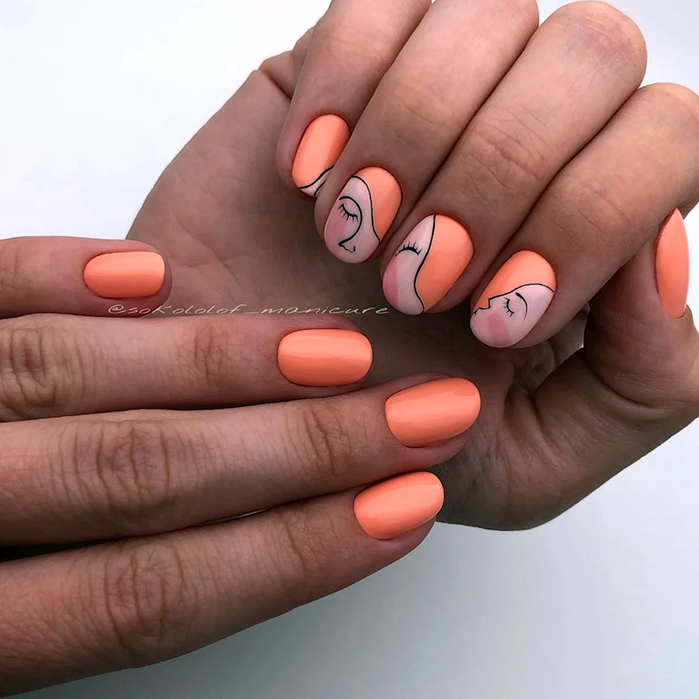 Персиковый маникюр на короткие ногти